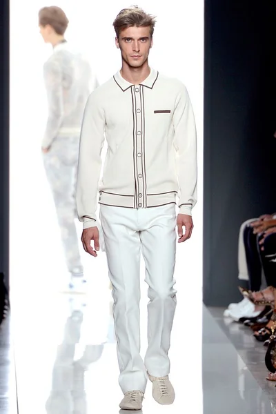 Look 44